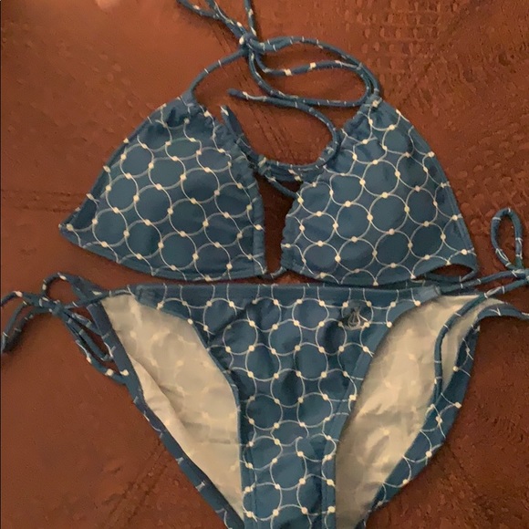 Junior Bikini - Picture 1 of 3